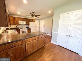 5650 Gary Ave in Alexandria, VA - Building Photo