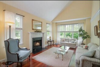 2 Stone Run Rd in Bedminster, NJ - Building Photo - Building Photo
