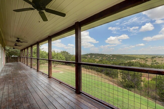 21300 Crestmont in Spicewood, TX - Building Photo - Building Photo