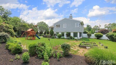 7 Stafford Dr in Piscataway, NJ - Foto de edificio - Building Photo