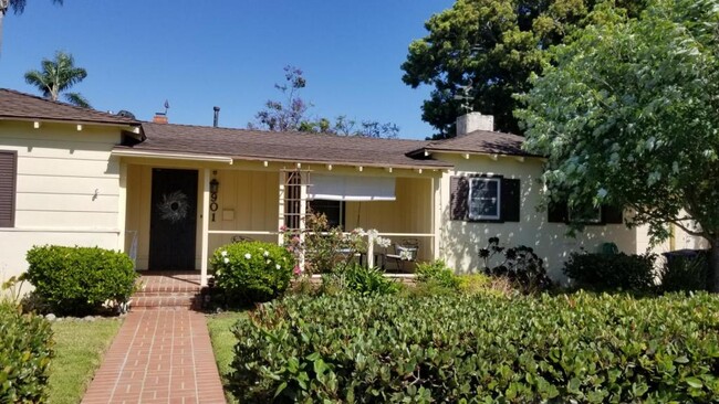 901 A Ave in Coronado, CA - Foto de edificio - Building Photo