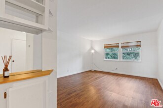 3621 Kalsman Dr in Los Angeles, CA - Building Photo - Building Photo