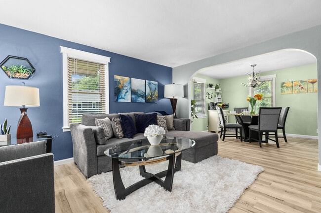 302 E Wilson Ave in Appleton, WI - Foto de edificio - Building Photo