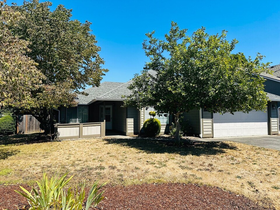 15614 SE Meadow Park Cir in Vancouver, WA - Building Photo