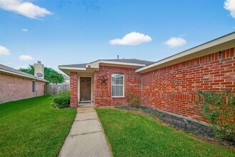 3123 Sun Terrace Ln in Dickinson, TX - Building Photo - Building Photo