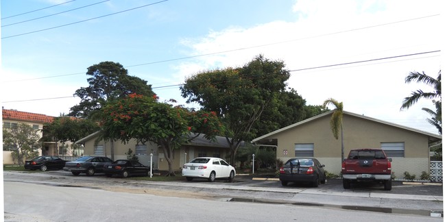 800-810 SE 18th St in Fort Lauderdale, FL - Building Photo - Building Photo