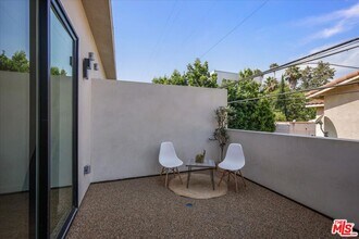 847 N June St in Los Angeles, CA - Building Photo - Building Photo