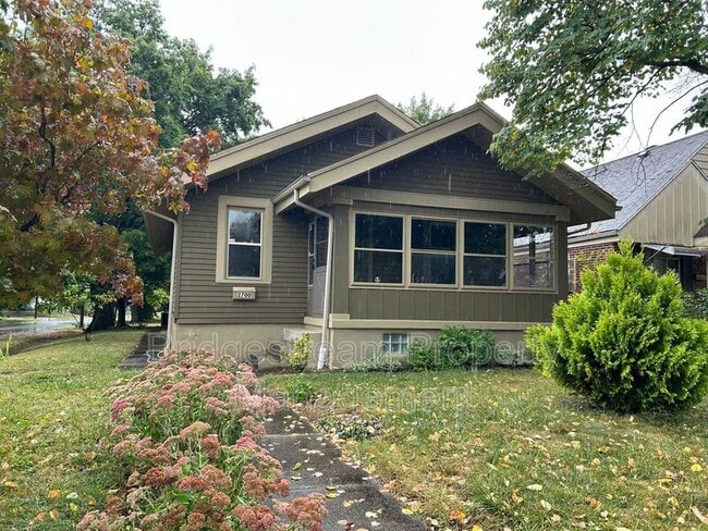 2700 Springmont Ave in Dayton, OH - Building Photo - Building Photo