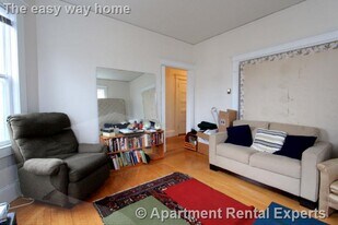 32 Chatham St, Unit #4 in Cambridge, MA - Building Photo