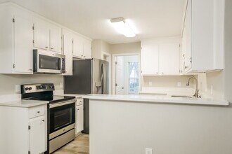 820 Turning Point Ln in Concord, NC - Foto de edificio - Building Photo