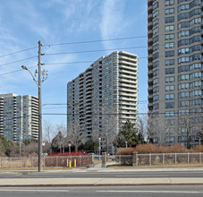 3 Greystone Walk Dr in Toronto, ON - Building Photo - Building Photo