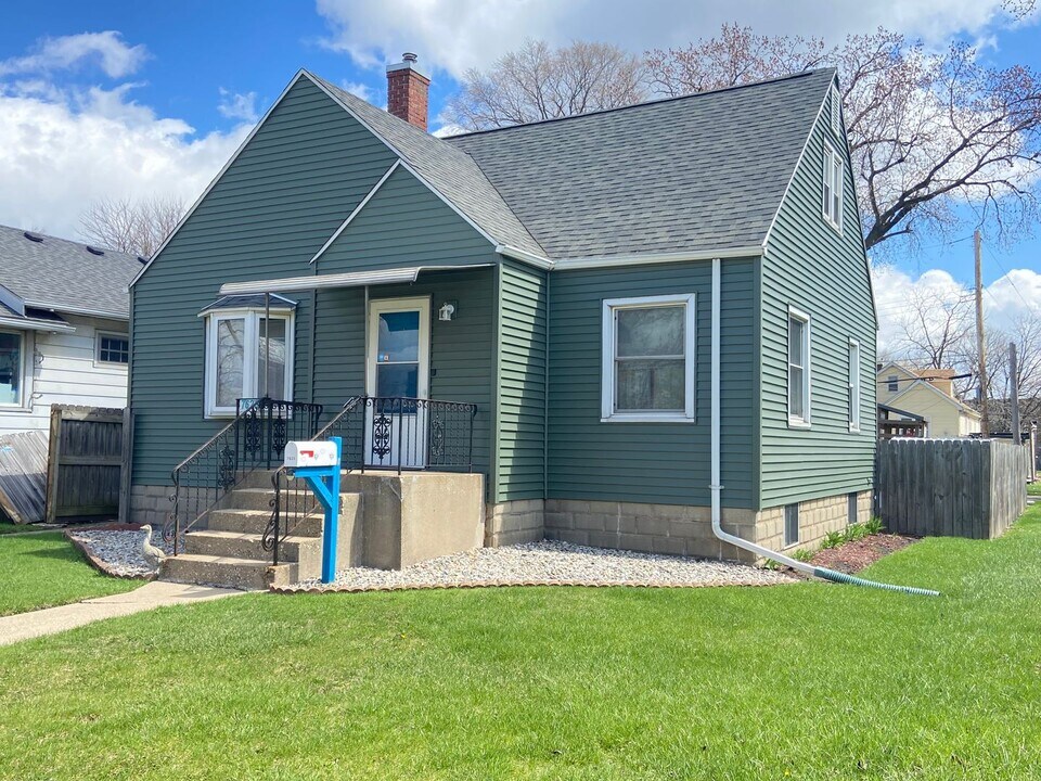 7623 Monroe Ave in Hammond, IN - Building Photo