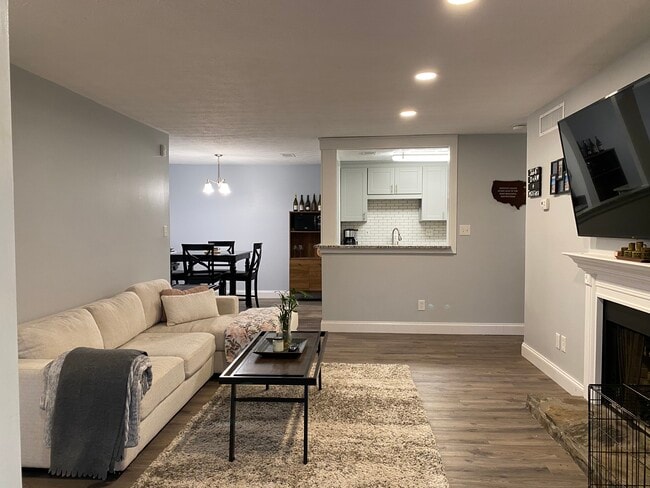 property at 107 Country Park Dr SE