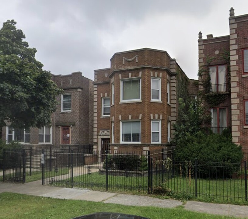 8032 S Rhodes Ave in Chicago, IL - Building Photo