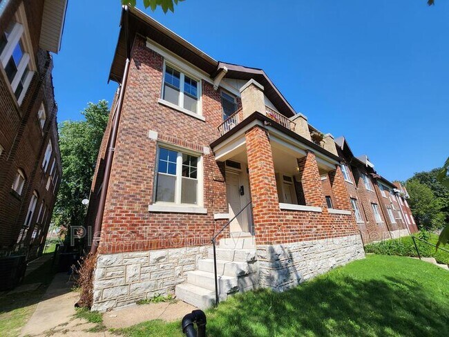 3145 Halliday Ave in St. Louis, MO - Foto de edificio - Building Photo