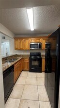 1500 Lake Crystal Dr, Unit C in Royal Palm Beach, FL - Building Photo - Building Photo