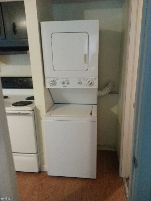 1725 Watson Rd SE in Heath, OH - Foto de edificio - Building Photo