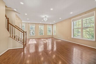 102 Vista Knoll Dr in Occoquan, VA - Building Photo - Building Photo
