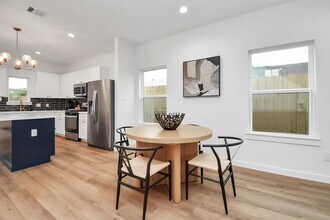 8109 Ethel St in Houston, TX - Foto de edificio - Building Photo