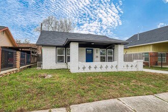 4726 Pease St in Houston, TX - Building Photo - Building Photo