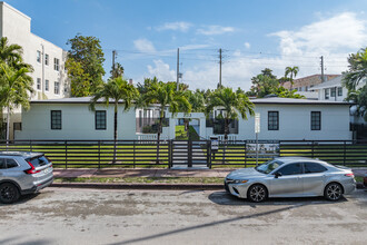 733-737 Michigan Ave in Miami Beach, FL - Building Photo - Building Photo