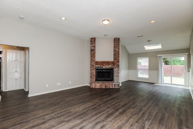 6504 Running Creek Dr in Arlington, TX - Building Photo - Building Photo