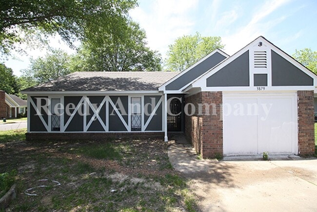 property at 3879 Briar Pl