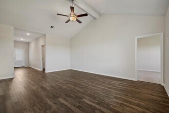 10399 Red Cardinal Dr in Cleveland, TX - Building Photo - Building Photo