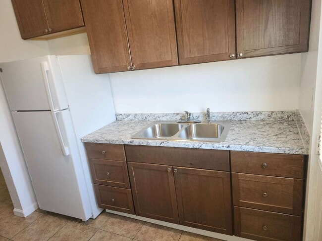 2034 Almond St in Dos Palos, CA - Building Photo - Building Photo