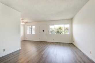 529 Montana Ave in Santa Monica, CA - Building Photo - Building Photo