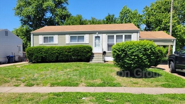 property at 3437 Elmhurst Dr