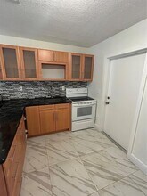 2321 Grant St, Unit 2-B in Hollywood, FL - Building Photo - Building Photo