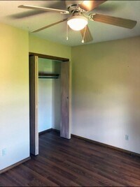 215 E New Melville Rd photo'