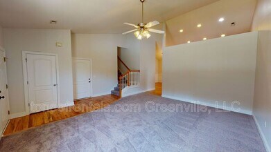 939 Squires Pt in Duncan, SC - Building Photo - Building Photo