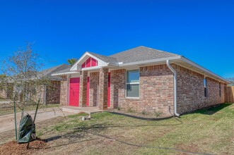 2733 Clifton Ter in Norman, OK - Foto de edificio - Building Photo