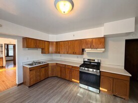 3232 N Bartlett Ave in Milwaukee, WI - Building Photo