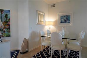 4685 Hawks Nest Way-Unit -J-103 in Naples, FL - Foto de edificio - Building Photo