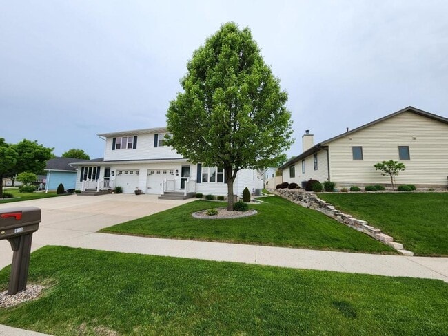 property at 914 S 42nd St