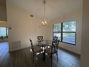 263 Southampton Dr in Venice, FL - Building Photo - Building Photo