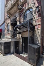 430 E 59th St in New York, NY - Building Photo - Building Photo