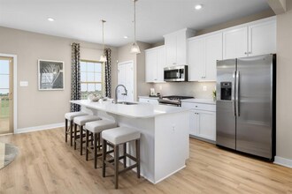 128 Lanyard Dr in Mooresville, NC - Building Photo - Building Photo