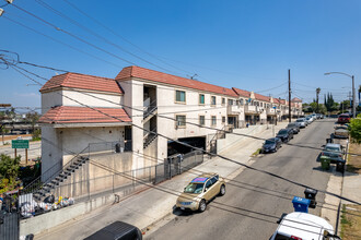 2315 Barlow St in Los Angeles, CA - Building Photo - Building Photo