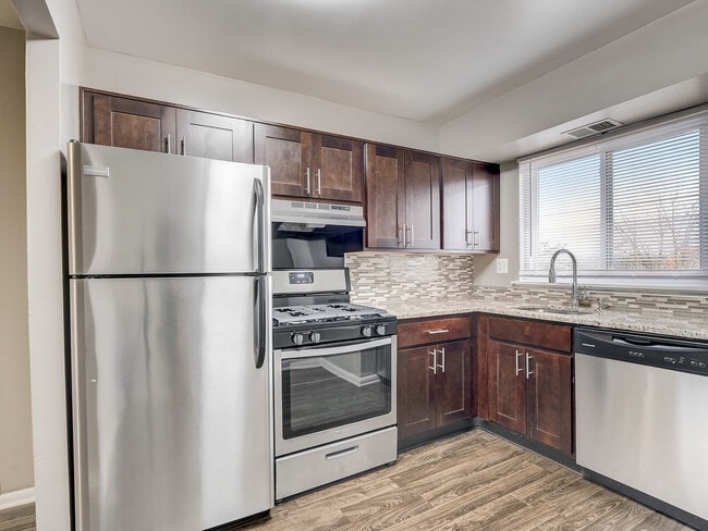 Gatewater Apartments in Glen Burnie, MD - Building Photo - Building Photo