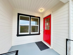 153 Edgemont Ave in Vallejo, CA - Foto de edificio - Building Photo