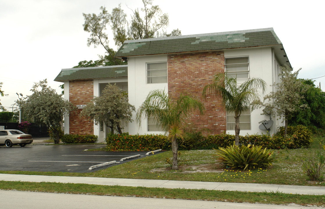 Rama Apartments in Boynton Beach, FL - Building Photo