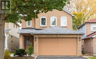 3183 Valcourt Crescent in Mississauga, ON - Building Photo