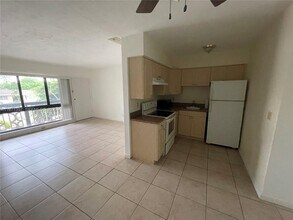 5910 NE 18th Ave in Fort Lauderdale, FL - Building Photo - Building Photo
