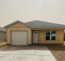 2206 E Main St in Lubbock, TX - Building Photo