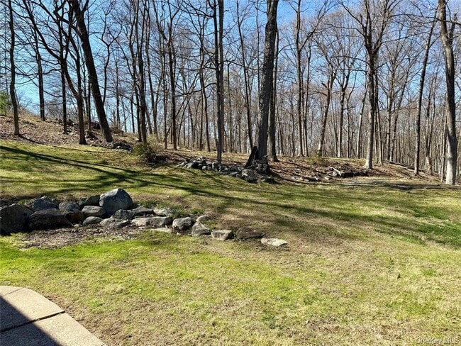 25 Valley Rd in Thornwood, NY - Building Photo - Building Photo