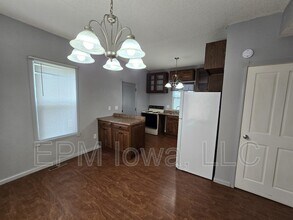 407 Bayard St in Waterloo, IA - Building Photo - Building Photo